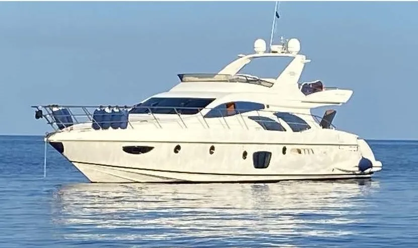 Azimut 19.8m Italian Flybridge Yacht | 3 Cabins gebraucht - Foto 1