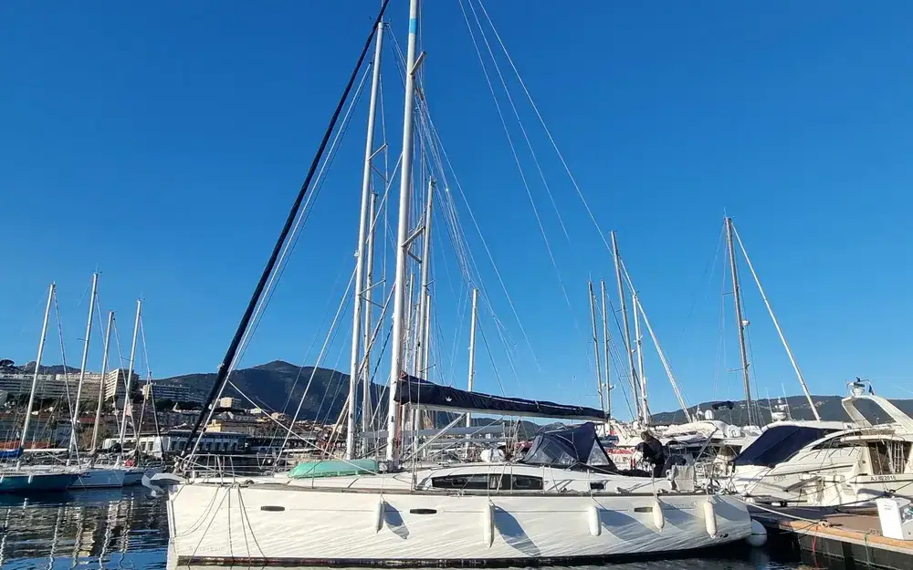 Beneteau OCEANIS 43 used - photo 1