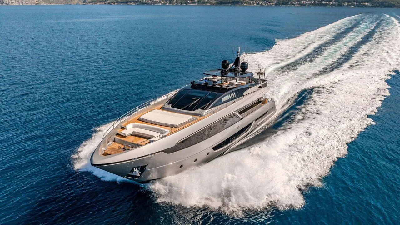 Riva 100 Corsaro gebraucht - Foto 1