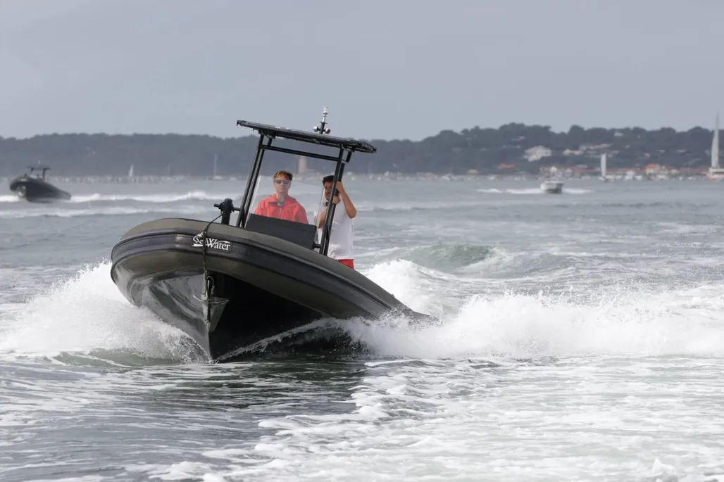 Sea Water PHANTOM 230 used - photo 1
