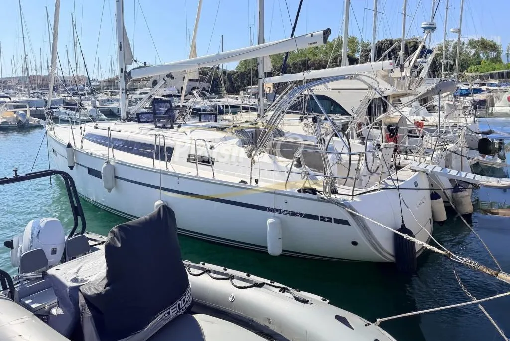 Bavaria Yachts Cruiser 37 gebraucht - Foto 1