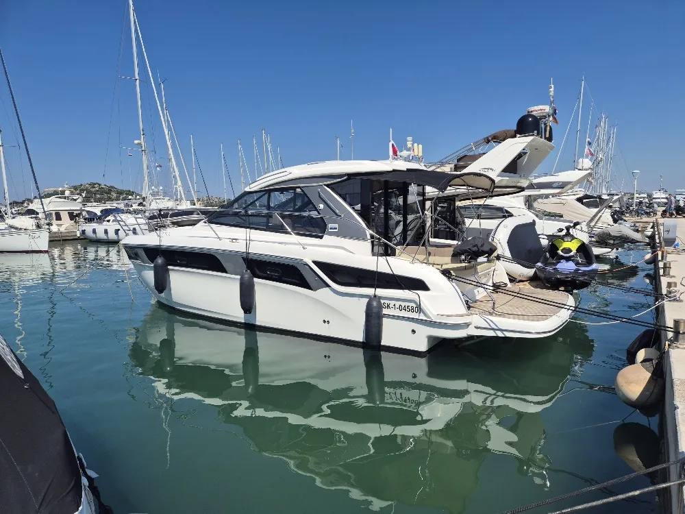 Bavaria Yachts 360 Coupe used - photo 1