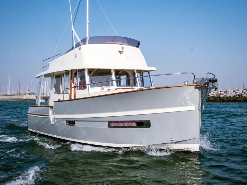 Rhéa Marine 34 Trawler usato - foto 1