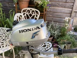 Honda 2.3 HP Four stroke Outboard - d'occasion - photo 1