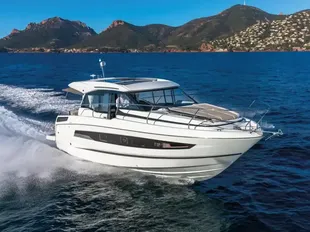 Jeanneau NC 37 used - photo 1