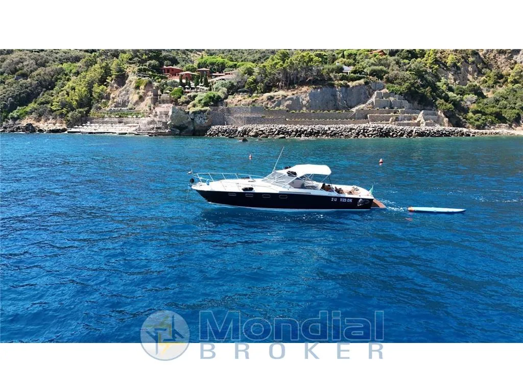 MAGNUM MARINE 38 used - photo 1