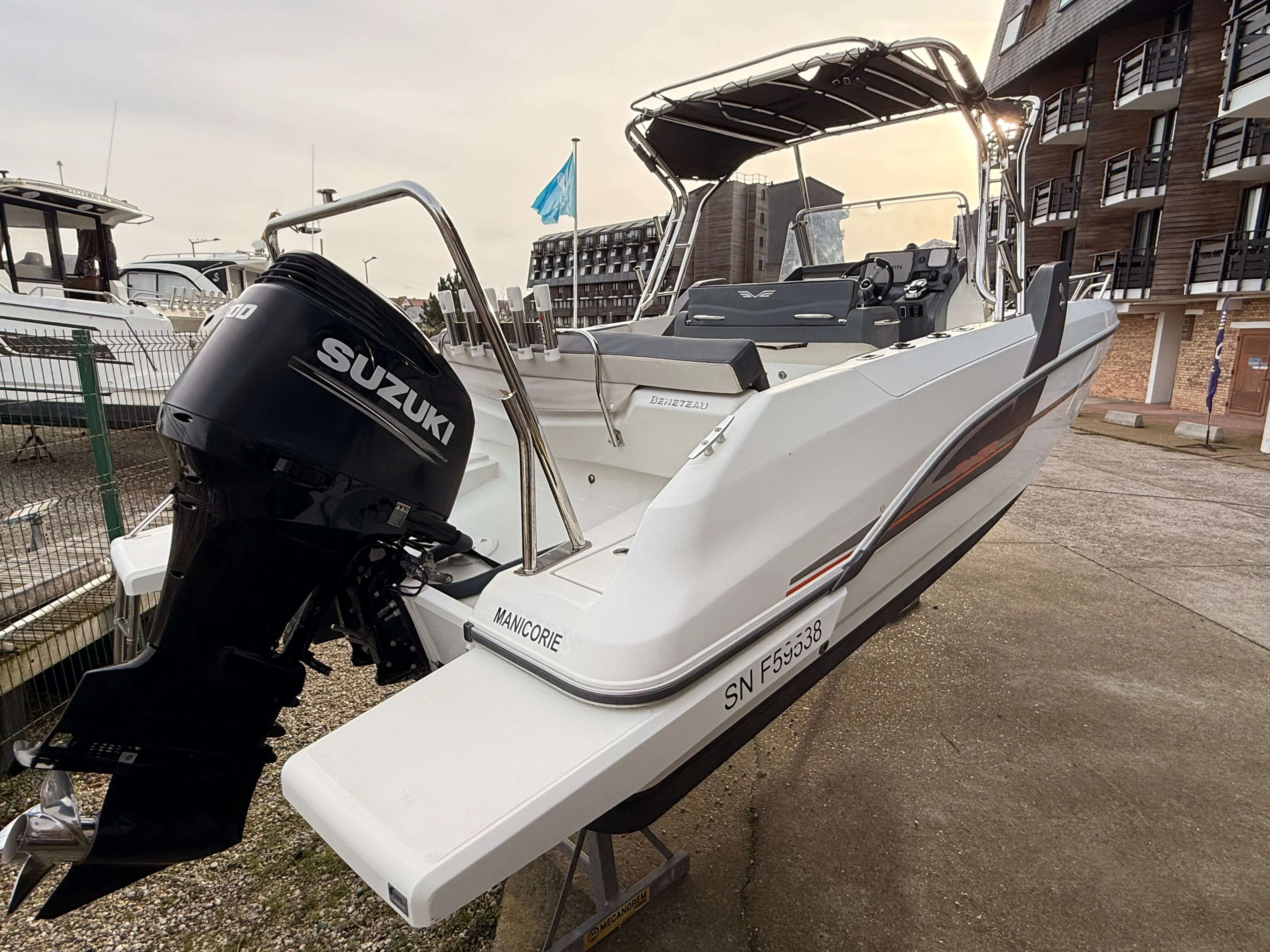 Beneteau FLYER 7.7 SPACEDECK usato - foto 1