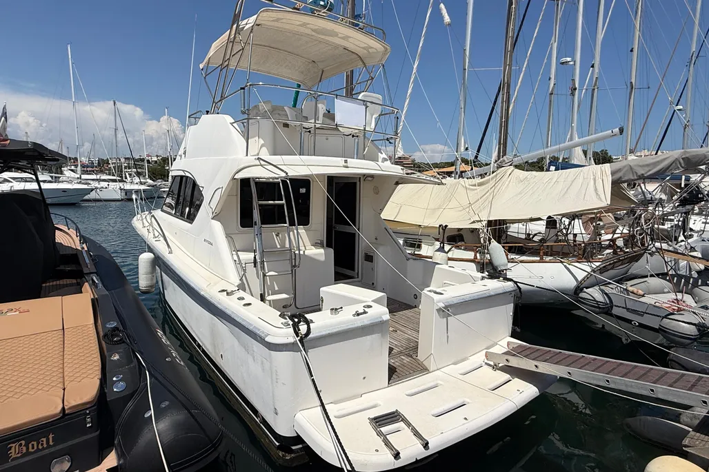 Riviera 33 Flybridge used - photo 1