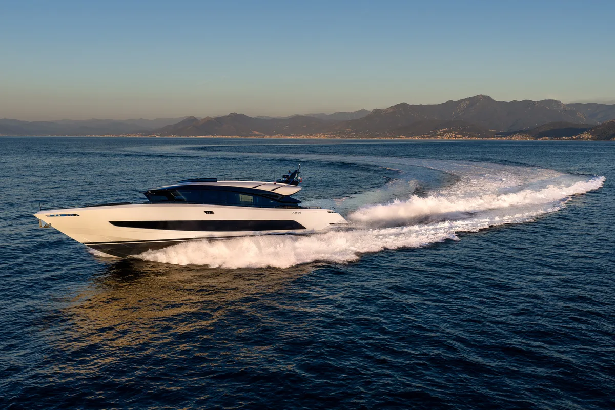 AB Yachts AB 95 — 9