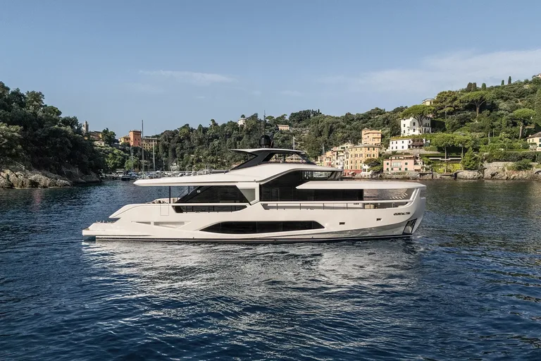 Ferretti Yachts INFYNITO 80