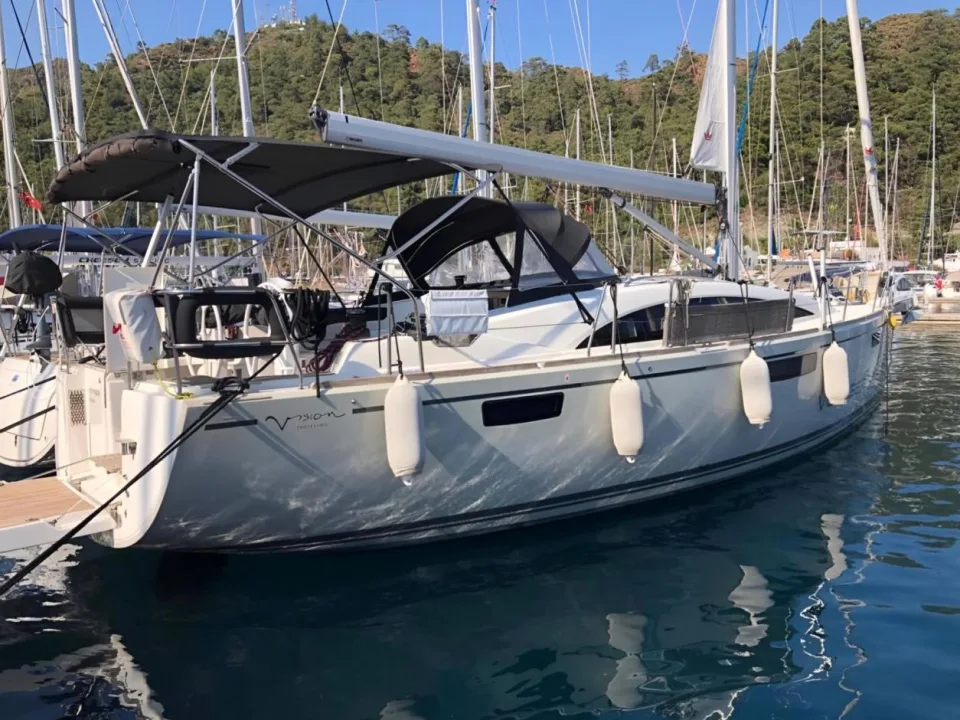 Bavaria Yachts Vision 42 used - photo 1