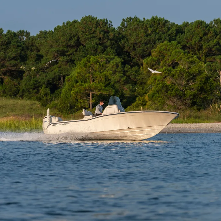 Grady-White 231 CE