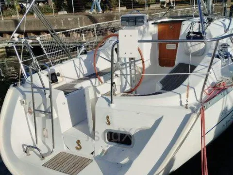 Beneteau OCEANIS 323 usato - foto 1