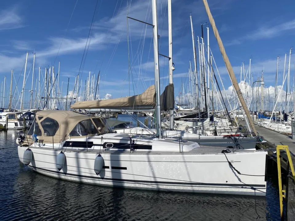 Dufour 375 Grand Large Adventure used - photo 1