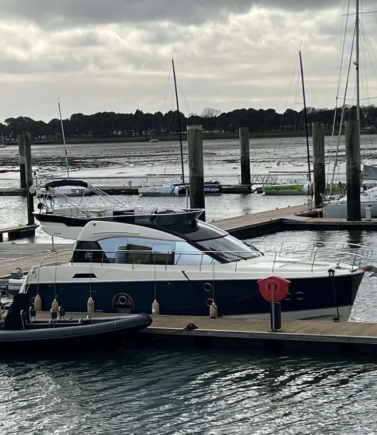 Beneteau MONTE CARLO 5 used - photo 1