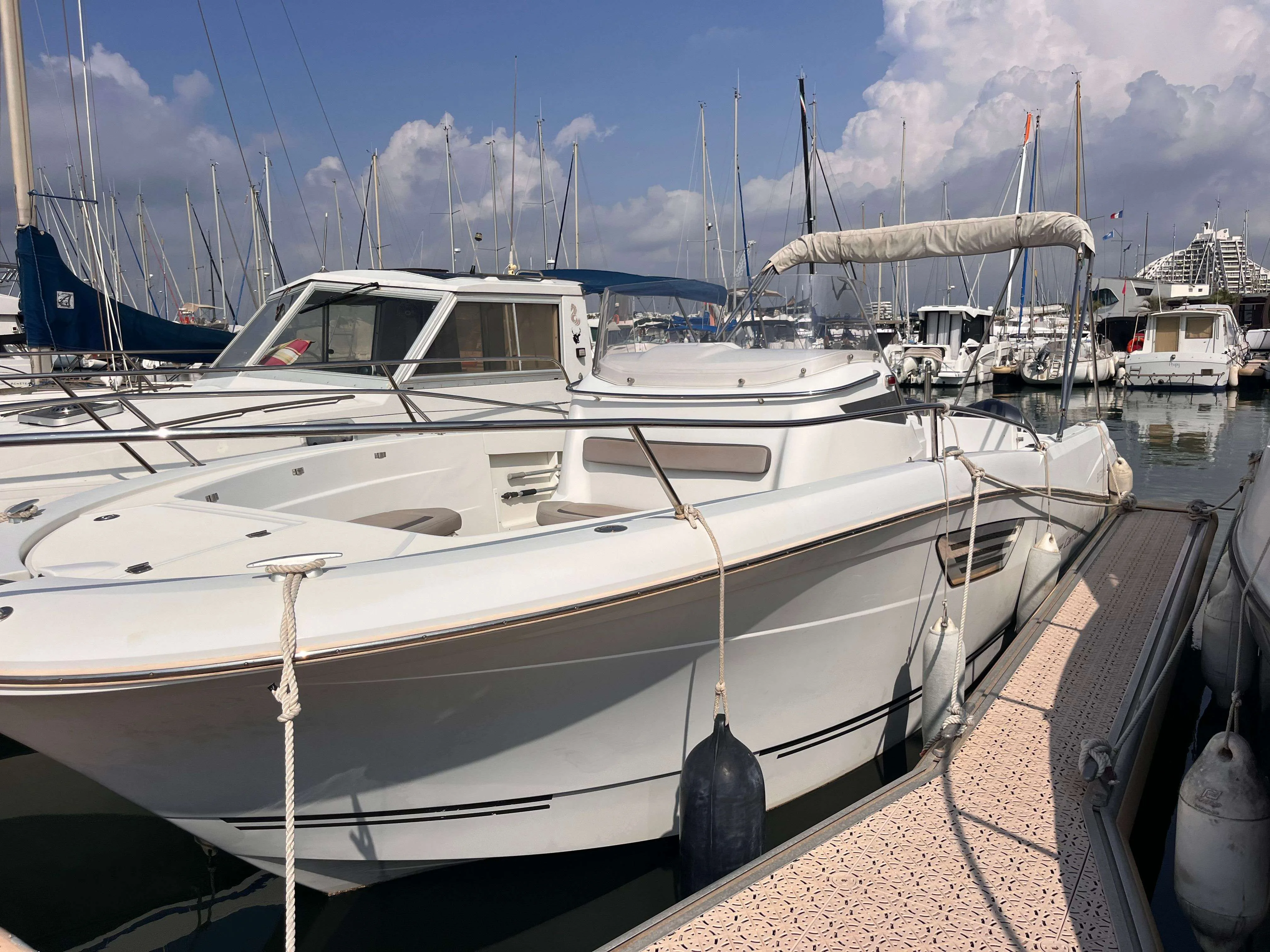 Jeanneau CAP CAMARAT 8.5 CC d'occasion - photo 1