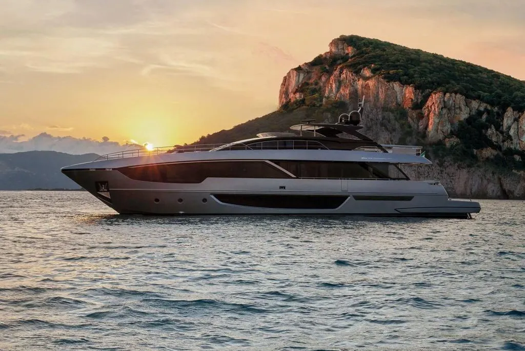 Riva 102' Corsaro used - photo 1