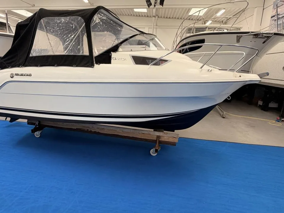 Quicksilver Activ 470 used - photo 1