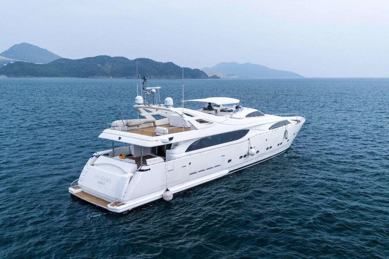 Custom Line Ferretti Custom Line 112 used - photo 1