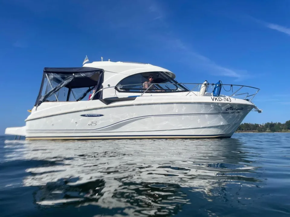 Beneteau Antares 8 usato - foto 1