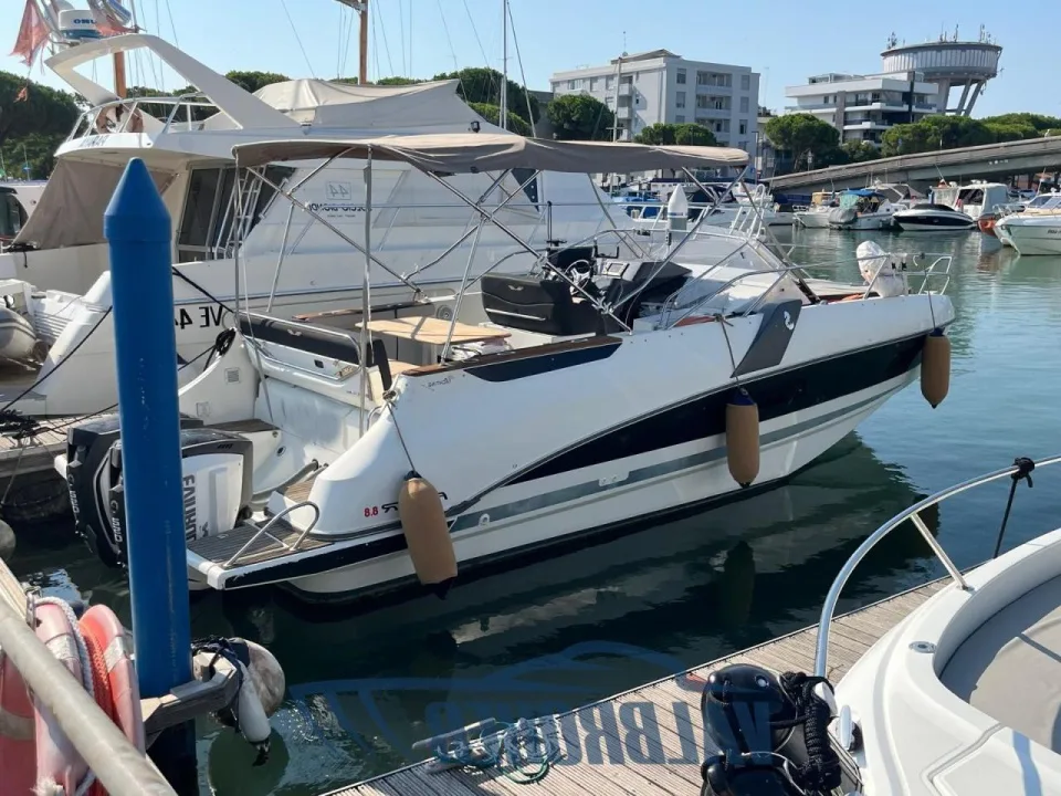Beneteau FLYER 8.8 Sundeck usato - foto 1