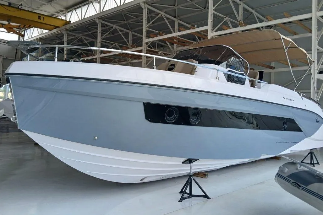 Ranieri Next 330LX used - photo 1