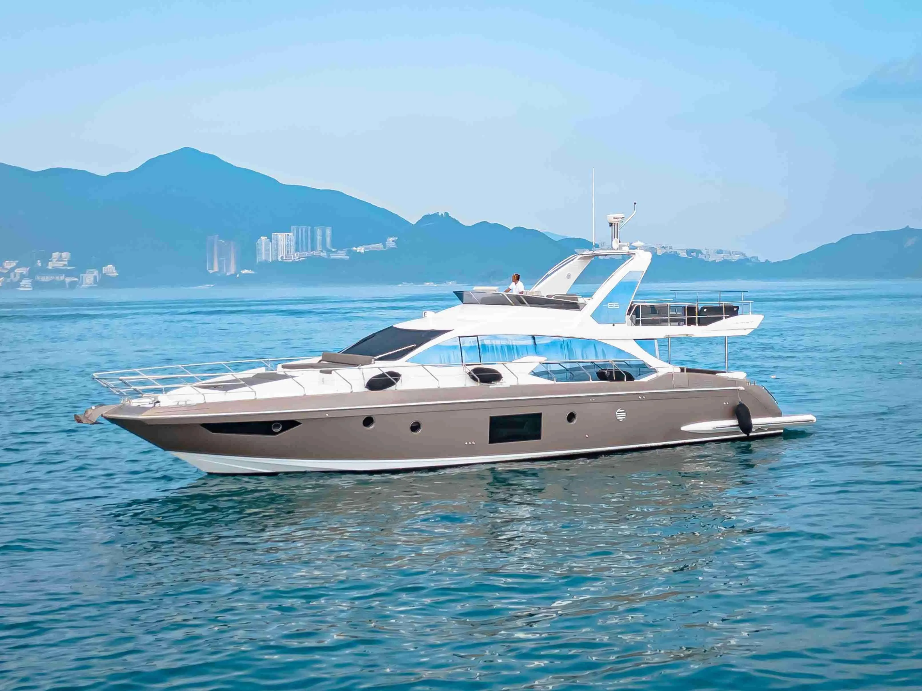 Azimut 66 used - photo 1