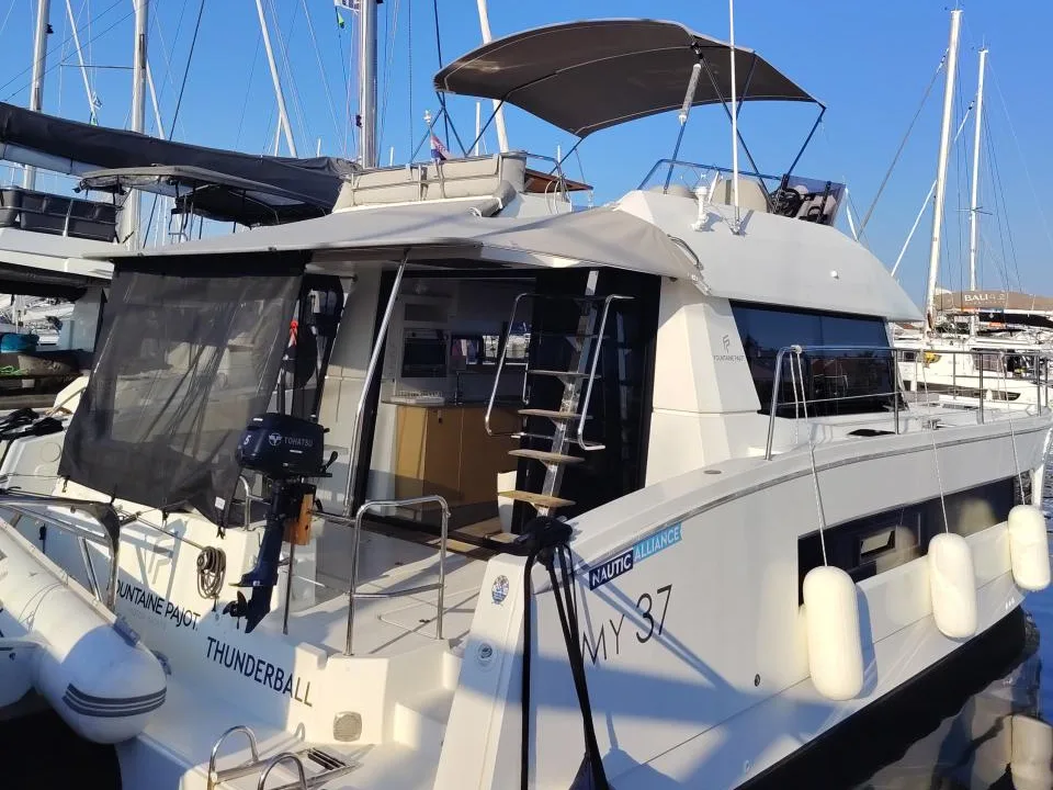 Fountaine Pajot MY 37 used - photo 1