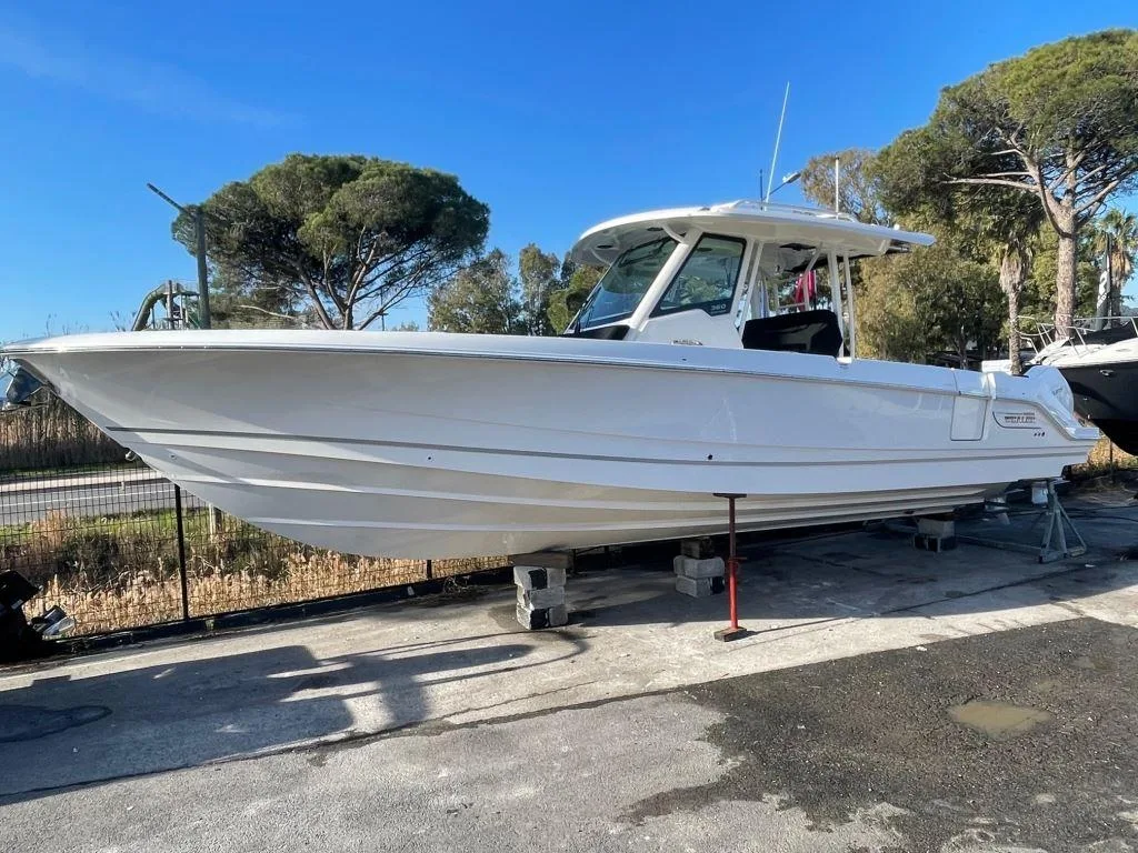 Boston Whaler 360 outrage used - photo 1