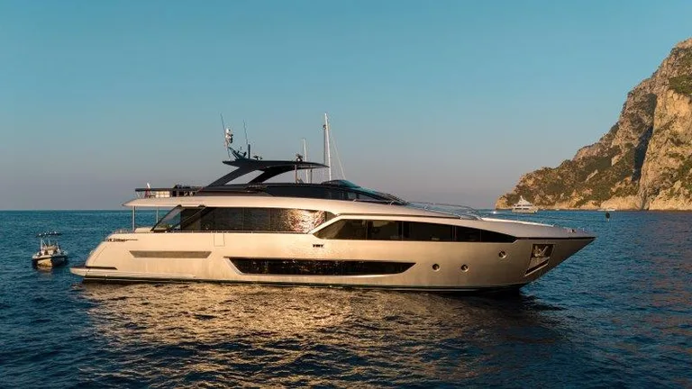 Riva 90' Argo