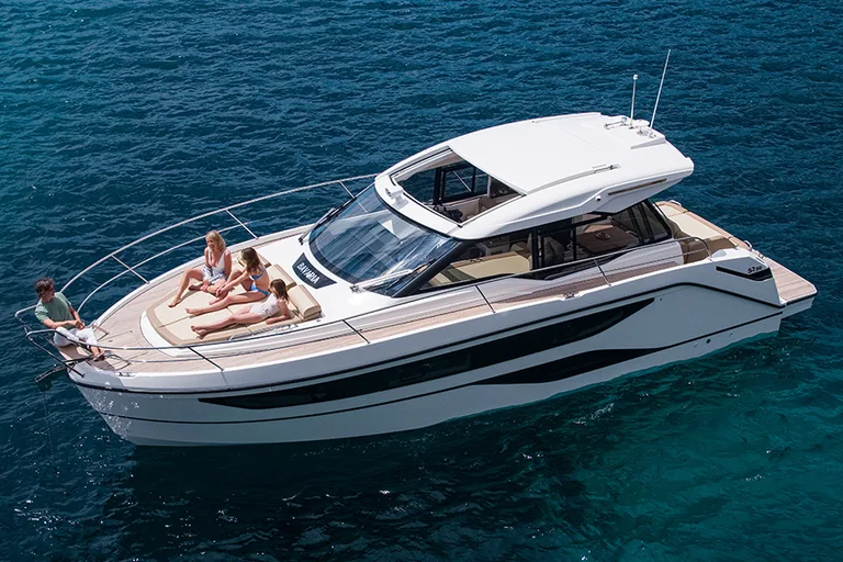 Bavaria Yachts SR38