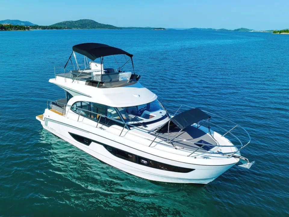 Beneteau Antares 11 FLY usato - foto 1