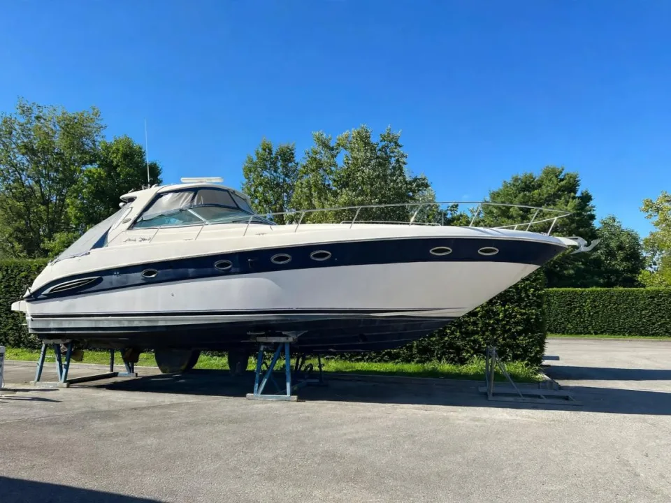 Sea Ray 460 Sundancer T-top used - photo 1
