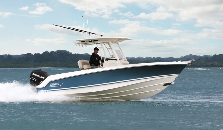 Boston Whaler 230 Outrage