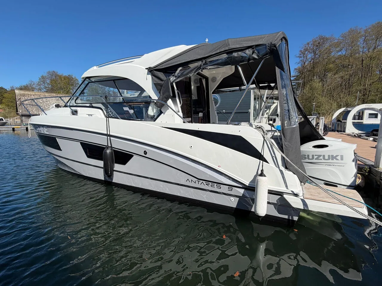 Beneteau Antares 9 OB d'occasion - photo 1
