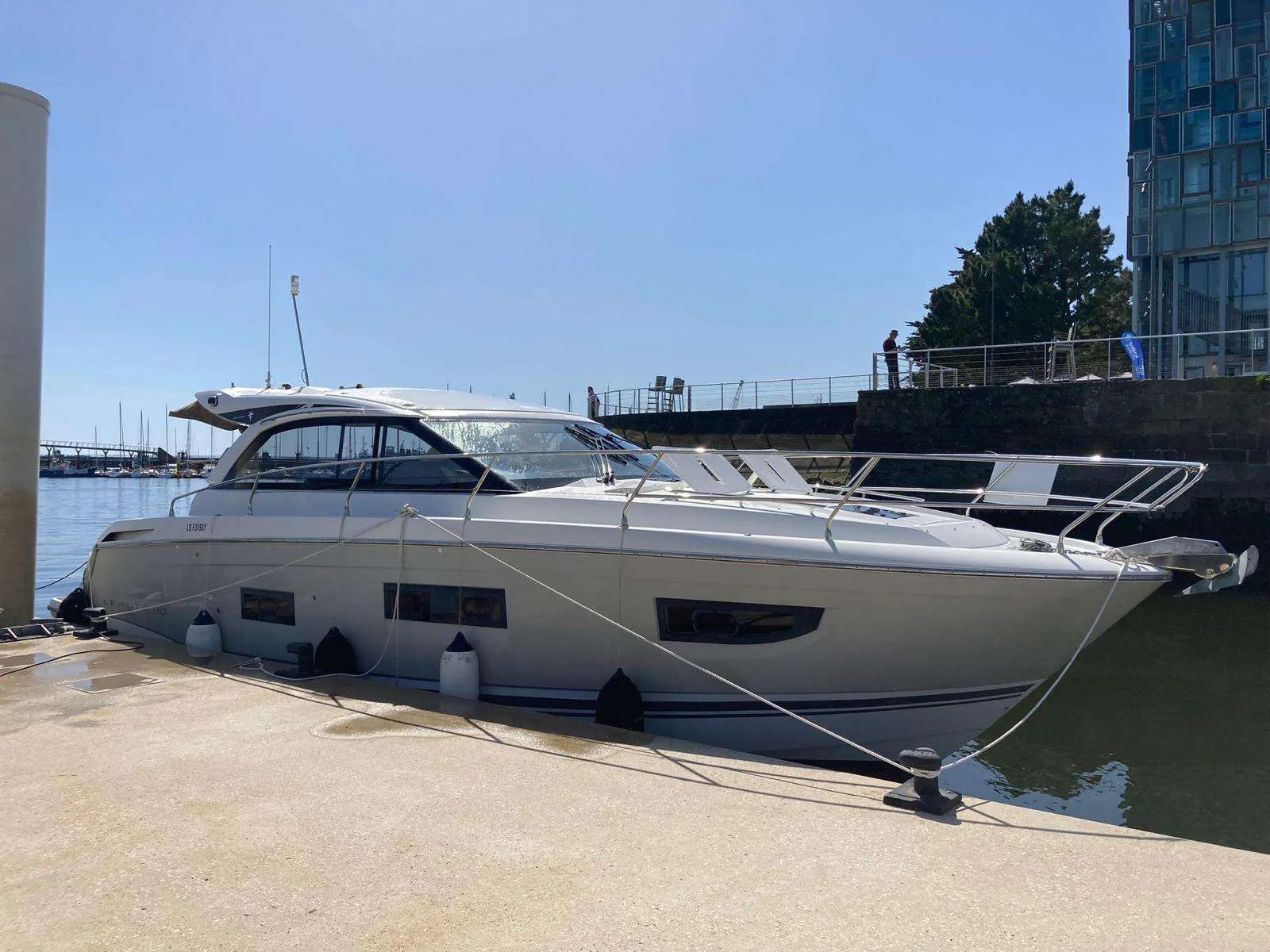 Jeanneau LEADER 40 used - photo 1