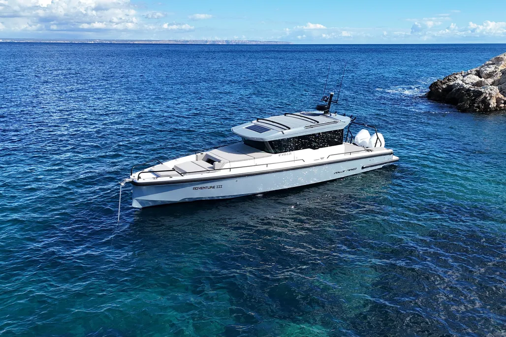 Axopar 37 XC Cross Cabin used - photo 1
