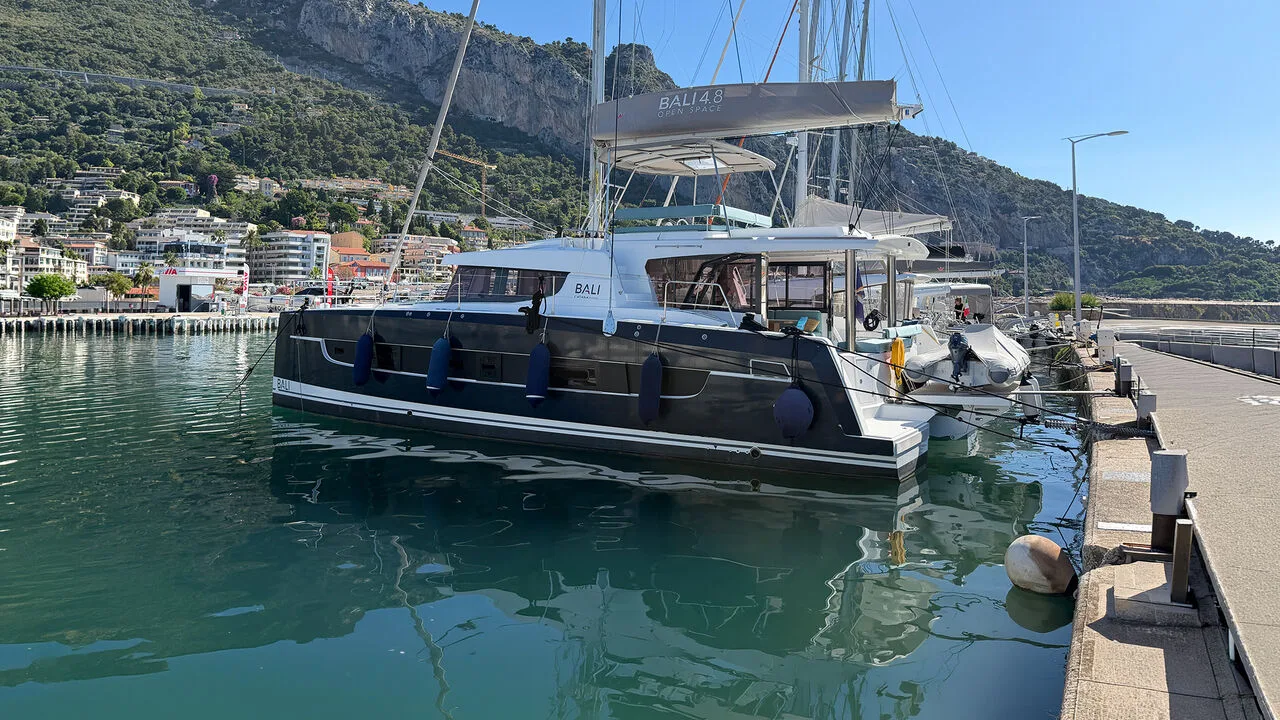 Catana Bali 4.8 used - photo 1