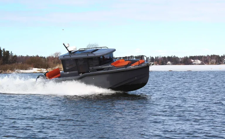 Dromeas Yachts D28 SUV