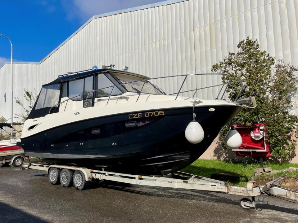 Quicksilver Activ 855 used - photo 1