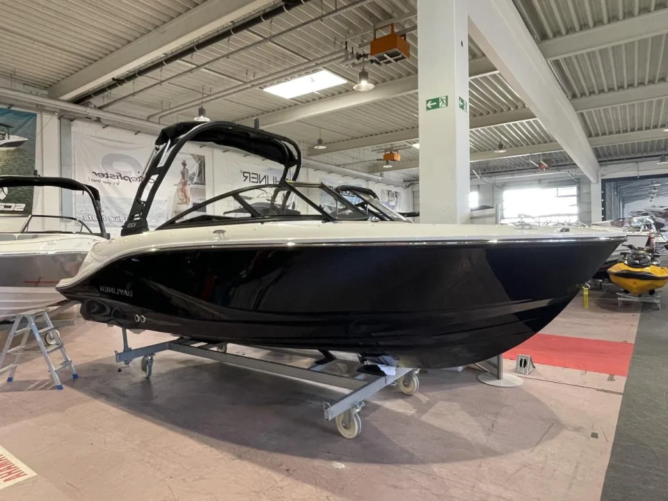 Bayliner V20i used - photo 1