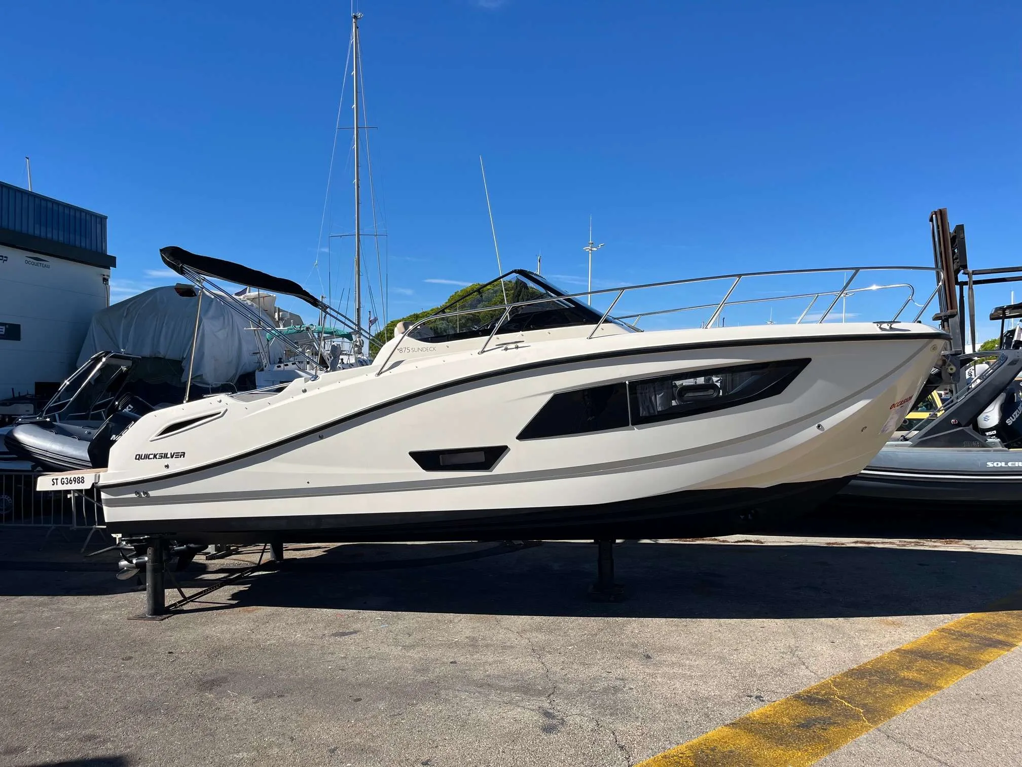 Quicksilver ACTIV 875 SUNDECK used - photo 1
