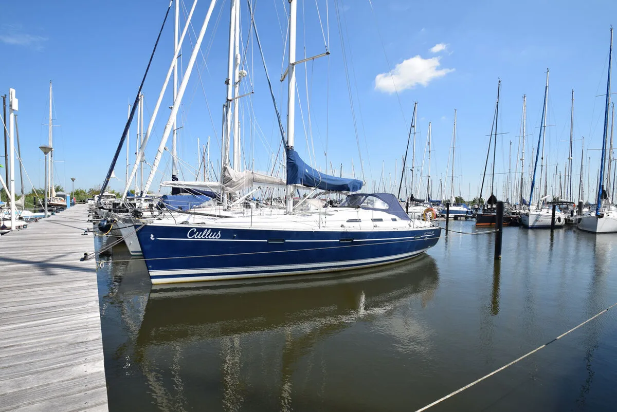 Beneteau Oceanis 393 used - photo 1