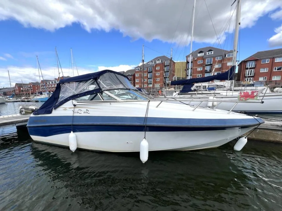 Crownline 210 CCR used - photo 1