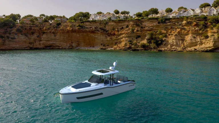 Dromeas Yachts D38 CC