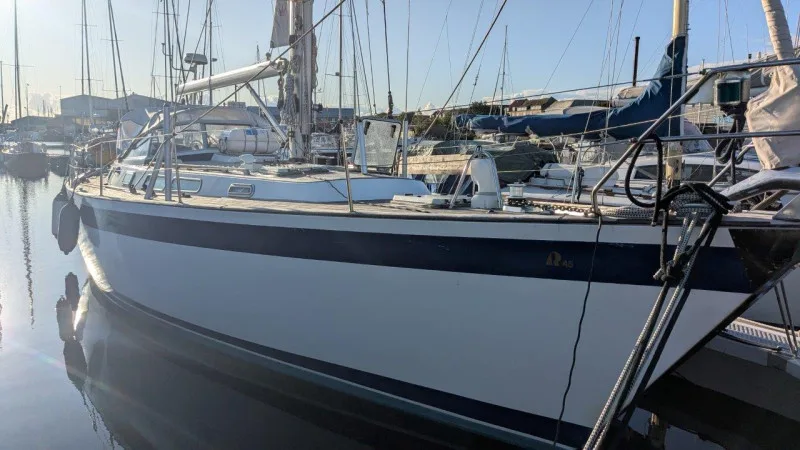 Hallberg-Rassy used - photo 1