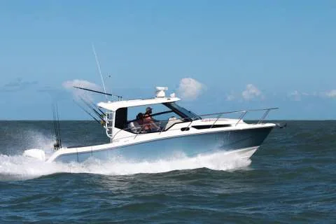 Boston Whaler 325 Conquest used - photo 1