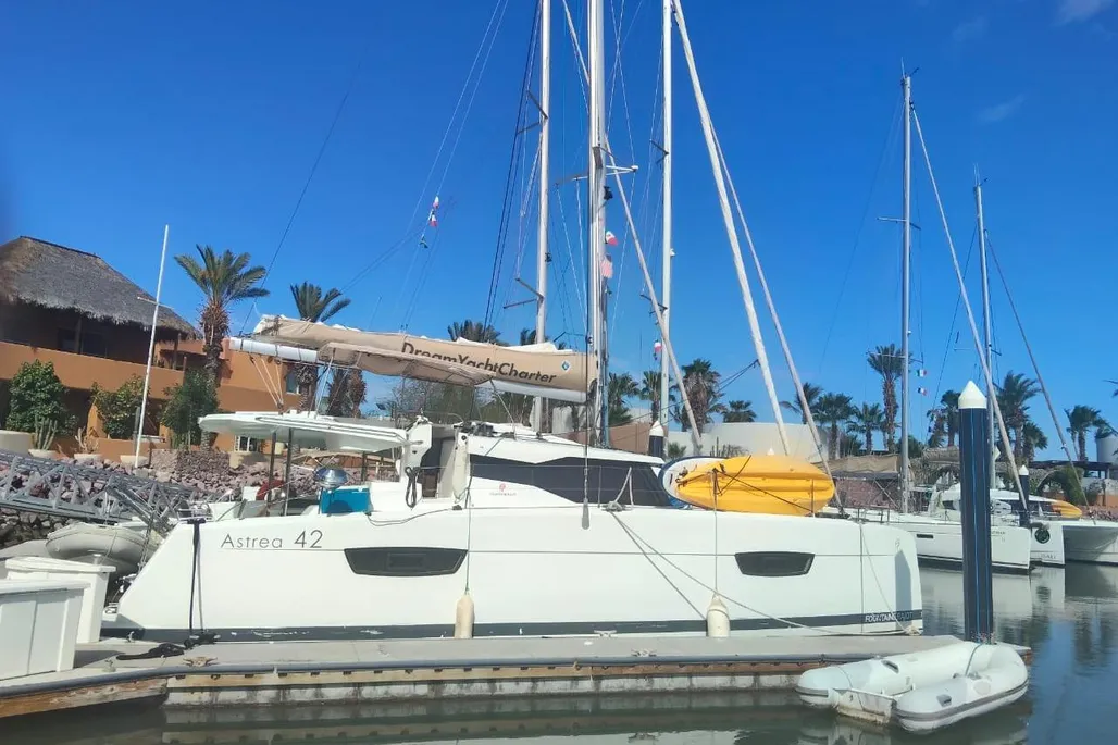 Fountaine Pajot Astrea 42 used - photo 1