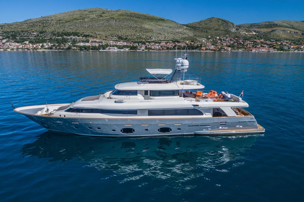 Custom Line Navetta 33 used - photo 1