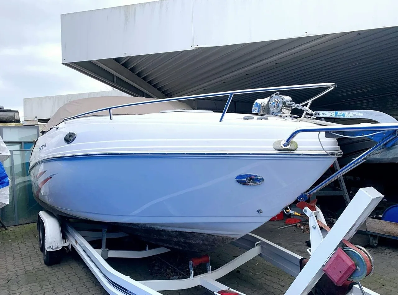 Rinker 246 Captiva CC used - photo 1